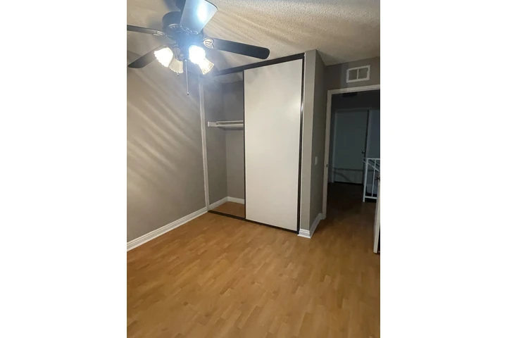 $1000 : Cuarto en Renta, solo hombres. image 3