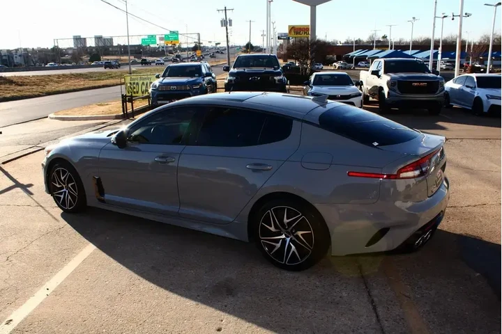 $27750 : Kia Stinger 2022 GT-Line 4dr image 10