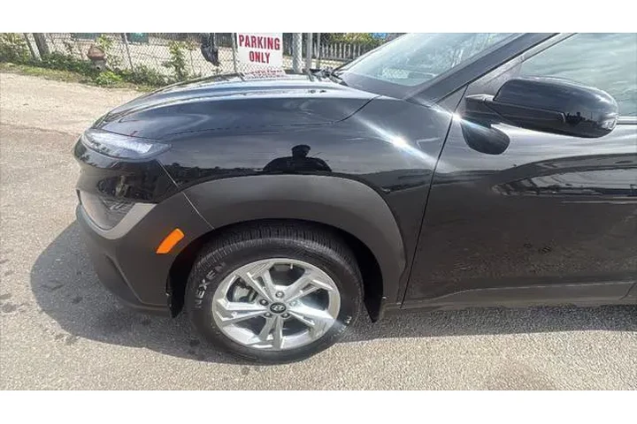 $20079 : Hyundai KONA 2023 AWD SEL 4d image 9