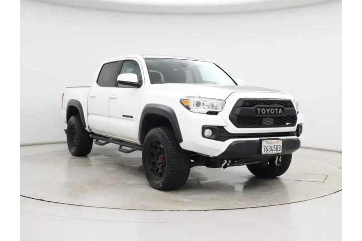 $37998 : Toyota Tacoma 2021 4x4 SR5 V image 1