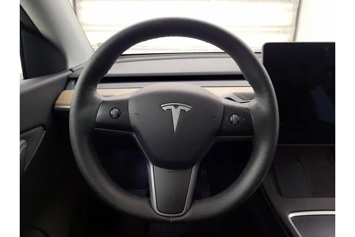 $27998 : Tesla Model Y 2021 AWD Long image 10