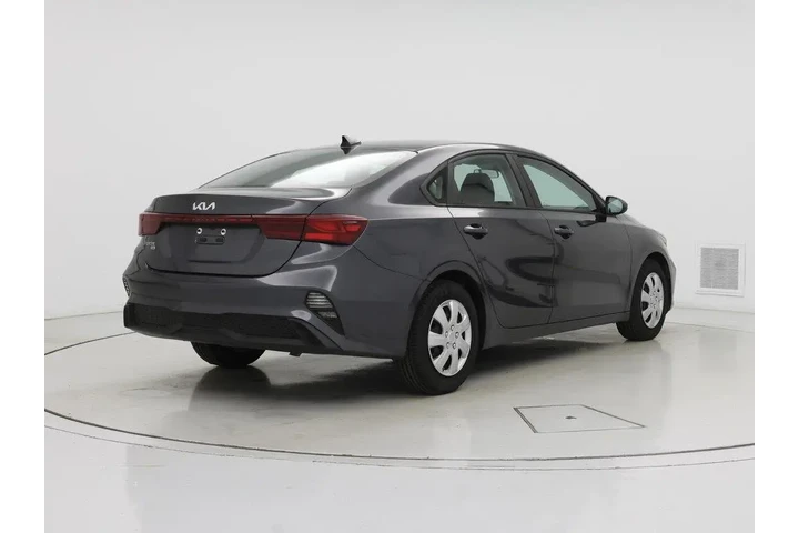 $15998 : Kia Forte 2022 FE 4dr Sedan image 8