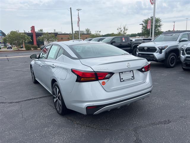 $20990 : PRE-OWNED 2022 NISSAN ALTIMA image 5