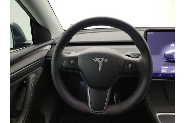 $33998 : Tesla Model Y 2023 AWD Long image 10