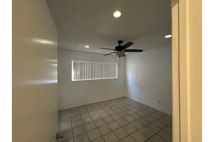 $800 : SE RENTA RECAMARA EN ANAHEIM image 6