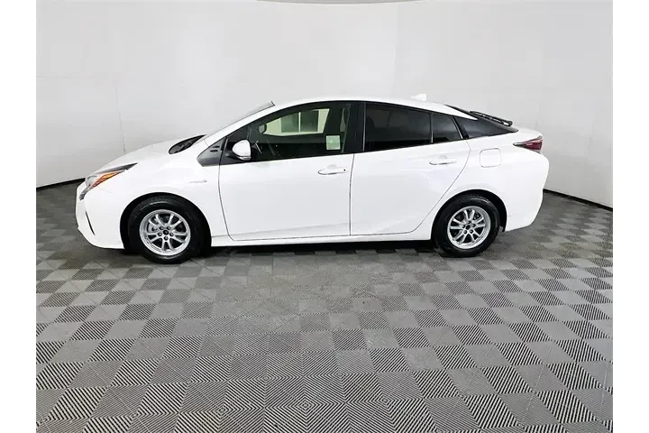 $18999 : Toyota Prius 2017 Two 4dr Ha image 4