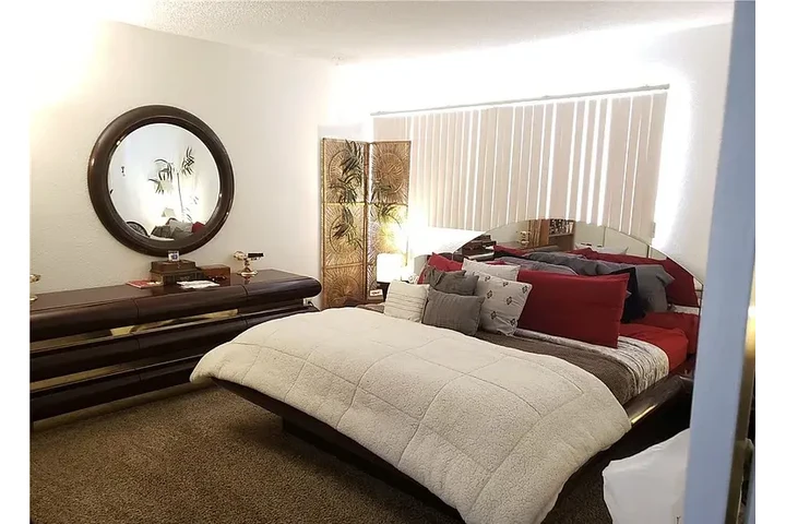 $1000 : 2218 El Capitan Dr, Riverside, image 10