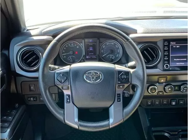 2020 Toyota Tacoma Double Cab image 3