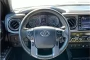 2020 Toyota Tacoma Double Cab thumbnail