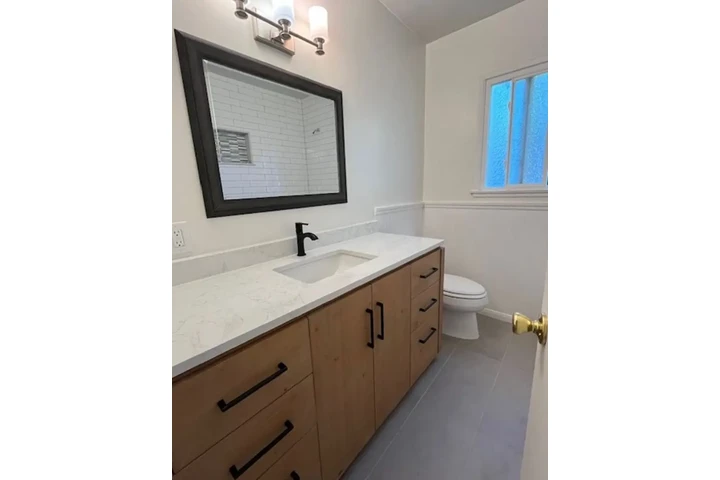 $2459 : Beautiful 3bed house image 8