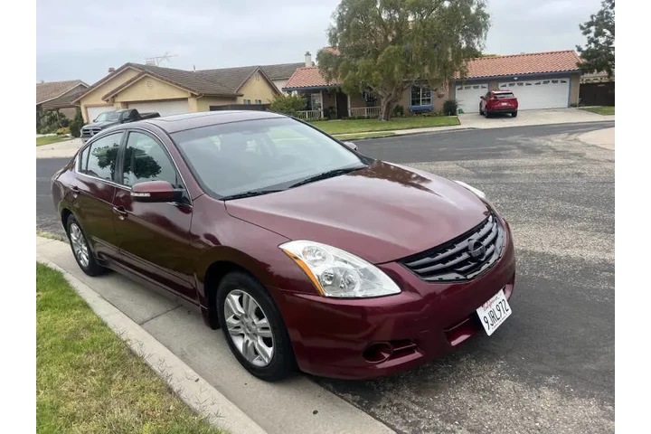 $6000 : 2012 Altima 2.5 S image 3