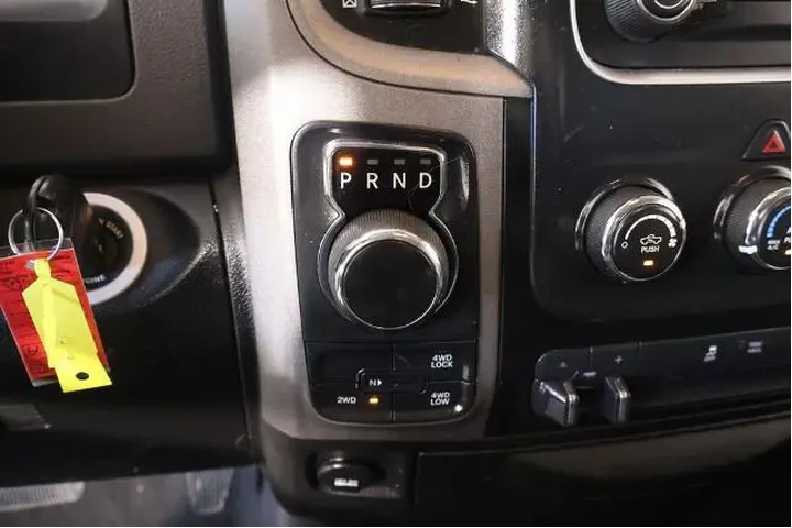 $20433 : Ram 1500 Classic 2019 4x4 Tr image 7