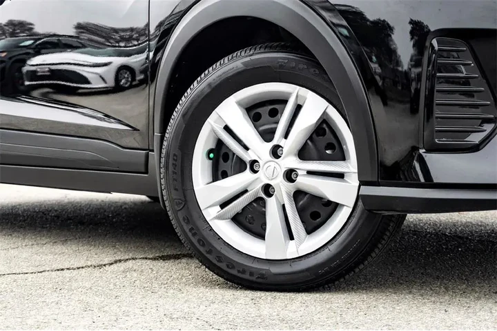 $20599 : Nissan Kicks Play 2025 S 4dr image 2