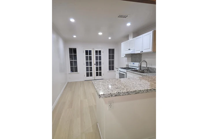 $2800 : Home for Rent in Fontana image 1
