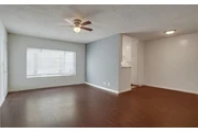 $1985 : 2 Bedroom with parking in LA thumbnail
