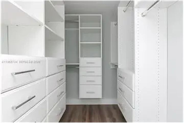 $6000 : Rental property with 3 bedro image 8