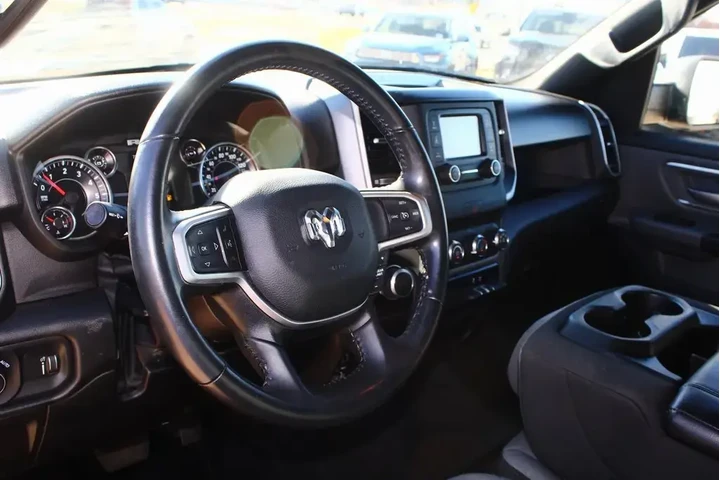 $30000 : Ram 1500 2023 4x2 Big Horn 4 image 2