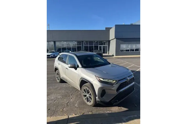 $29995 : Toyota RAV4 Hybrid 2022 AWD image 8