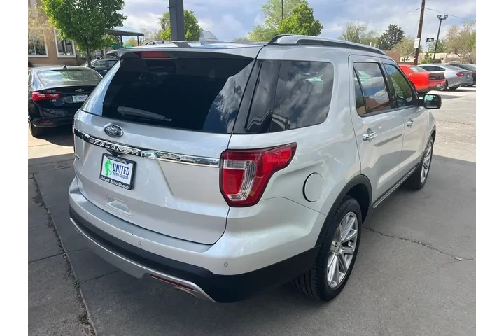 2017 Explorer Limited FWD image 5