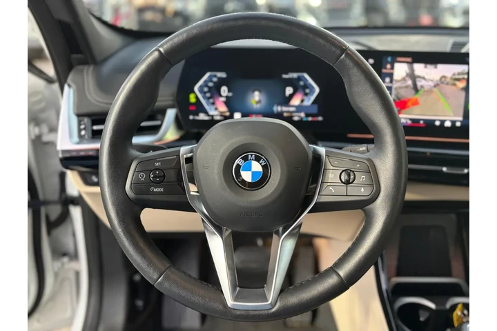 2025 BMW X1 xDrive28i image 10