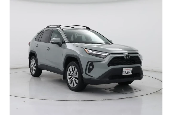 $30998 : Toyota RAV4 2022 XLE Premium image 1
