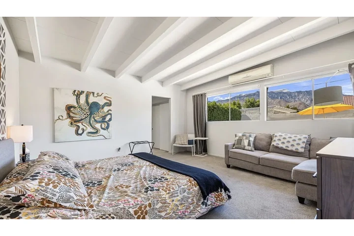 $1050 : 2-bed available for rent image 4