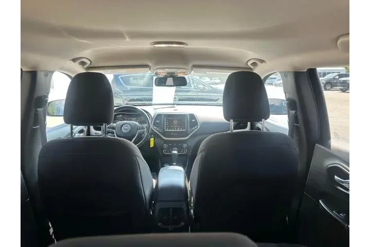 Jeep Cherokee 2017 4x4 Latit image 7