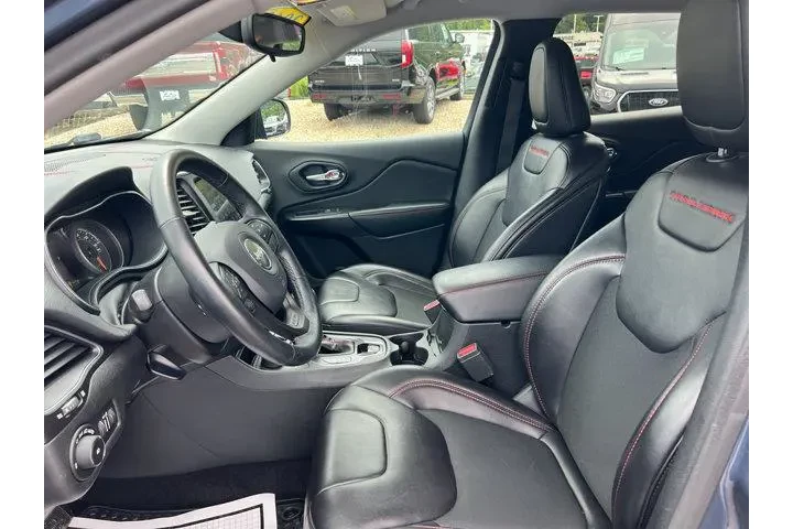 $19000 : Jeep Cherokee 2019 4x4 Trail image 6