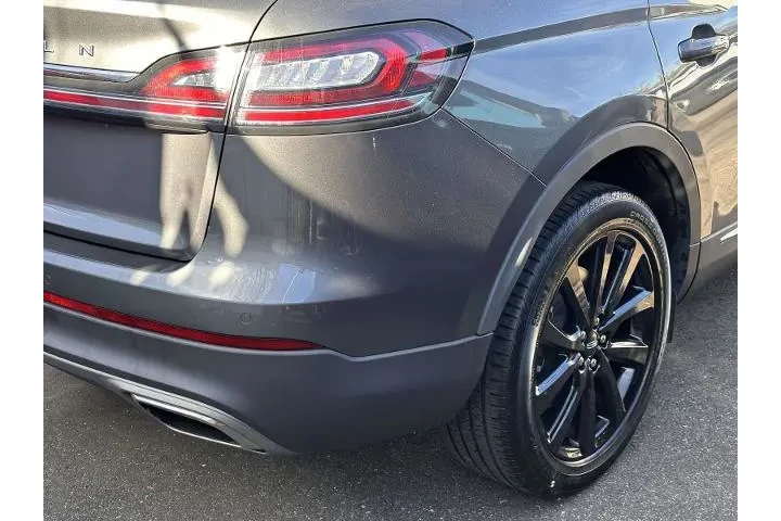 $34990 : Lincoln Nautilus 2022 AWD Re image 9