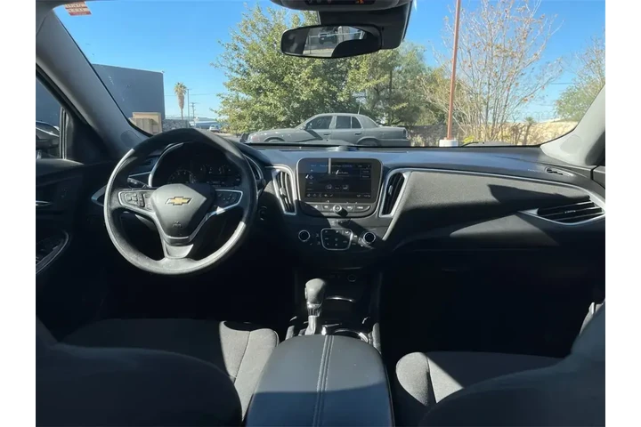 $13000 : Chevrolet Malibu 2022 LT 4dr image 4