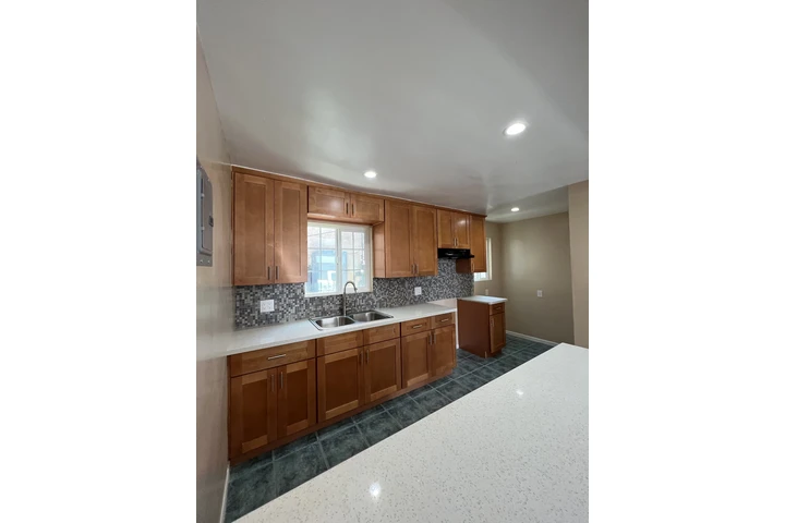 $1750 : RENTO DEPTO. E.HUNTINGTON PARK image 1