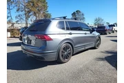 $22976 : Volkswagen Tiguan 2022 SE R- thumbnail