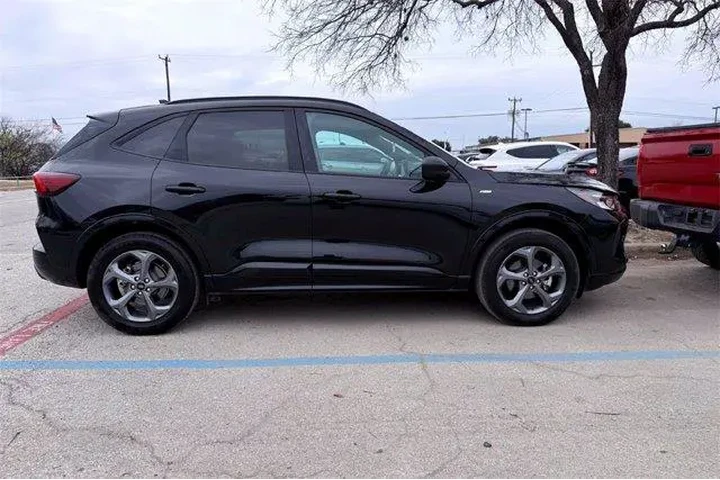 $21731 : Ford Escape 2024 AWD ST-Line image 5