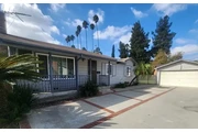 This 3-bedroom, 1-bathroom en Los Angeles