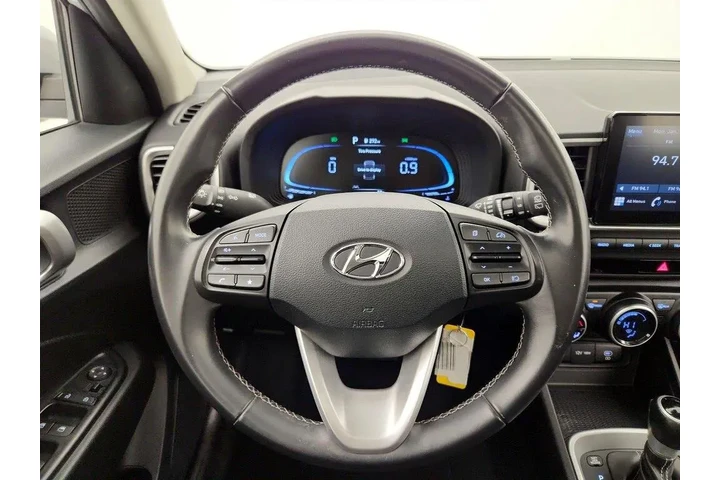 $18998 : Hyundai VENUE 2023 SEL 4dr C image 10