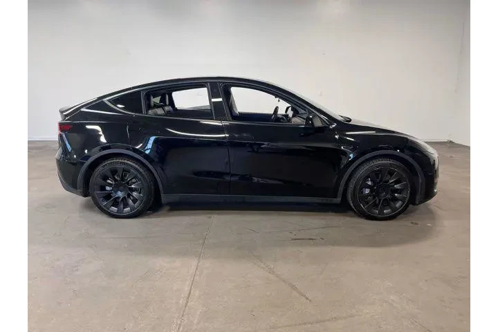 $28829 : Tesla Model Y 2021 AWD Long image 2