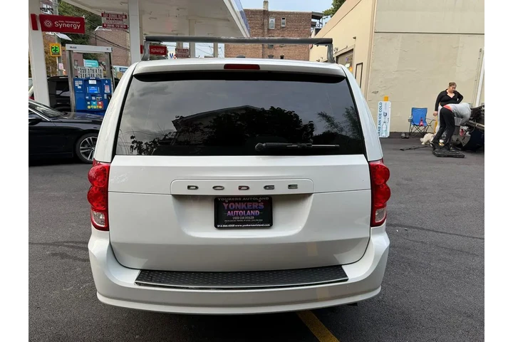 $9995 : 2016 Grand Caravan American V image 4