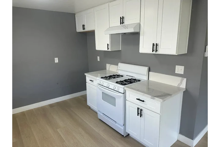 $800 : Beautiful ..San Bernardino, CA image 5