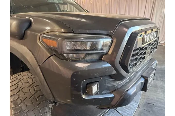 $28999 : Toyota Tacoma 2018 4x4 TRD O image 8