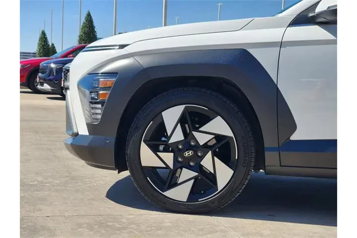 $25807 : Hyundai KONA 2024 Limited 4d image 8