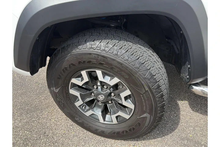 $40986 : Gold Certified 2021 Tacoma TR image 5