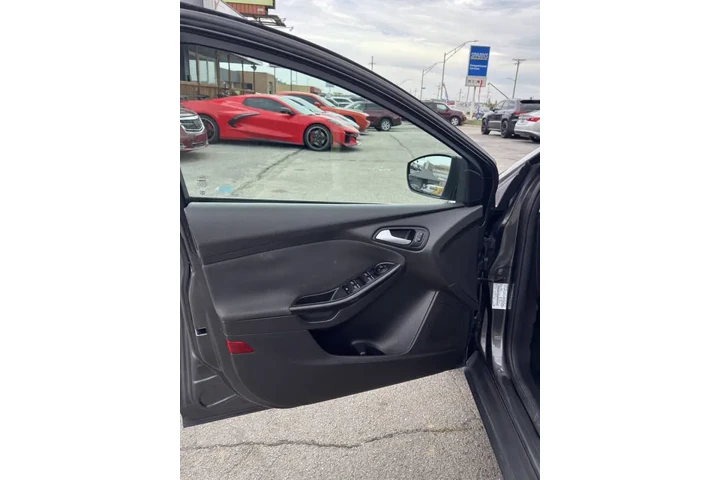 $8900 : 2016 Focus Titanium image 8