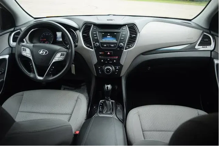 $8500 : Hyundai SANTA FE Sport 2015 image 8