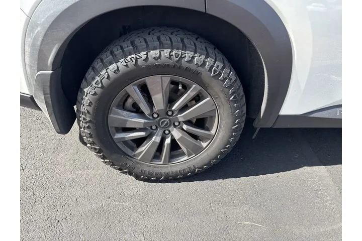 $27984 : Nissan Pathfinder 2023 SV 4d image 4