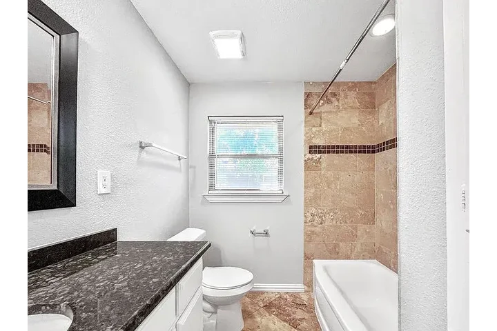 $980 : fully renovated charmer home image 4