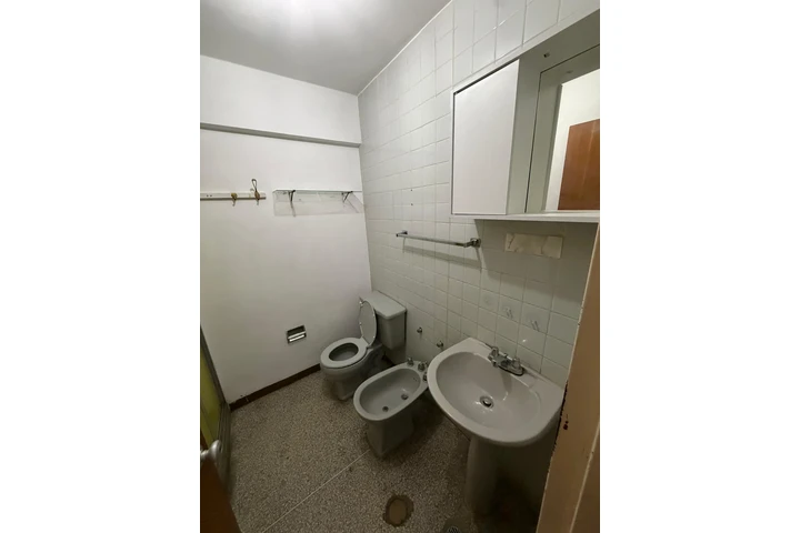 $550 : Alquiler  Apartamento Ccas. image 6