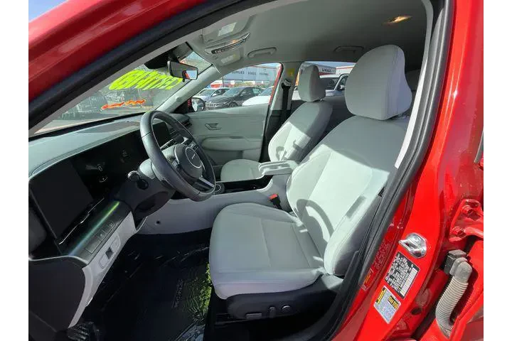 $28429 : Hyundai KONA 2025 SEL 4dr Cr image 10