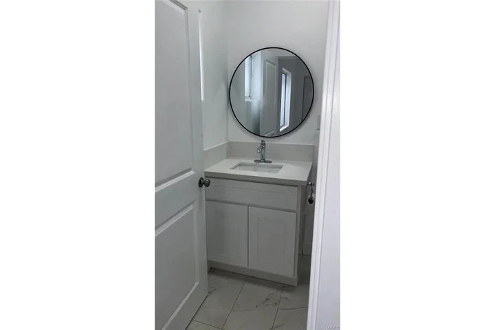 $3800 : Casa de Renta Remodelada image 9