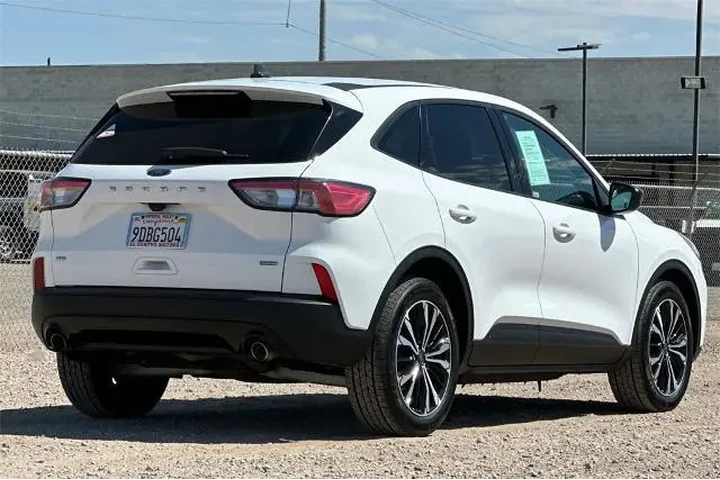 $19976 : Ford Escape Hybrid 2022 SE 4 image 4