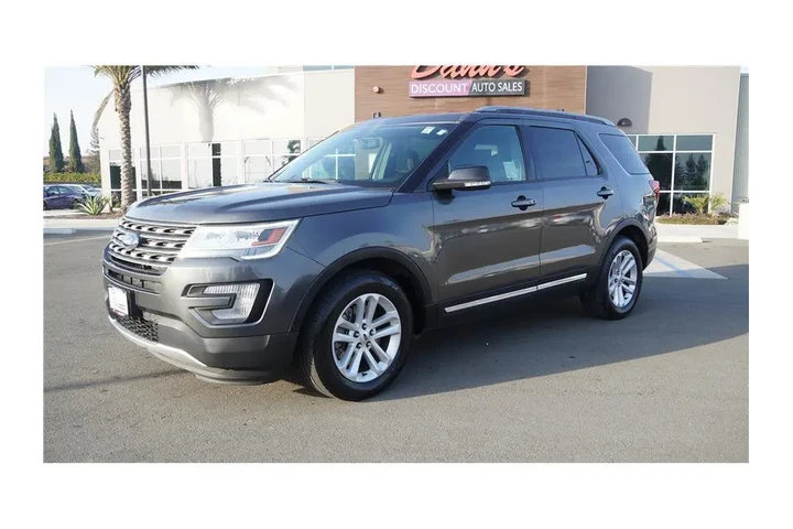 $19984 : 2017 Explorer XLT image 2
